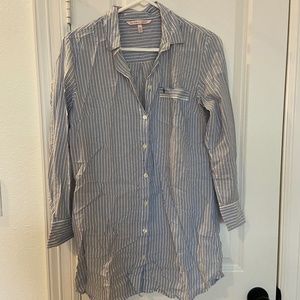 Victoria’s Secret Sleep Shirt- XS
